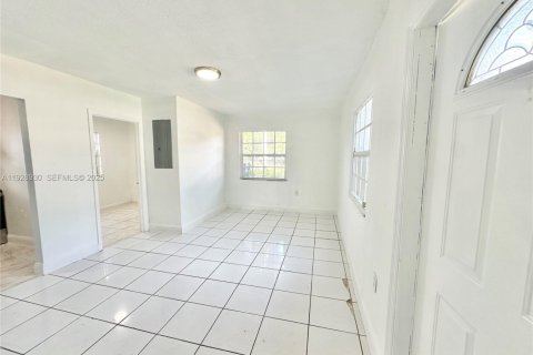 Apartamento en alquiler en Miami, Florida, 3 dormitorios, 116.41 m2 № 1992127 - foto 11
