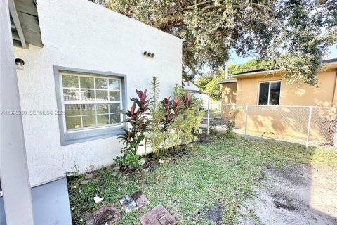 Apartamento en alquiler en Miami, Florida, 3 dormitorios, 116.41 m2 № 1992127 - foto 30