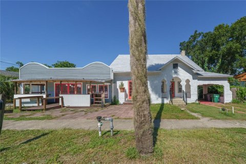 Commercial property in Mount Dora, Florida № 1881333 - photo 1