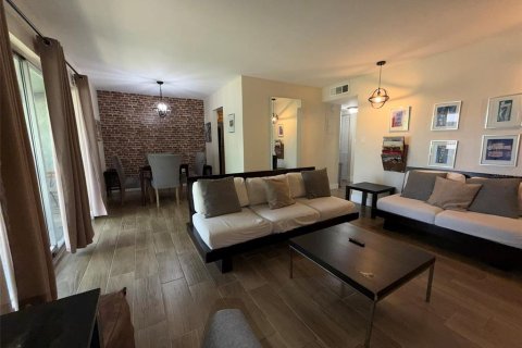 Condo in Orlando, Florida, 1 bedroom № 2233818 - photo 13
