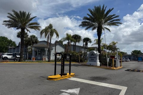 Condo in Orlando, Florida, 1 bedroom № 2233818 - photo 28