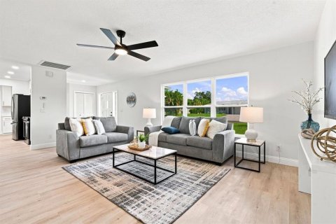 Villa ou maison à vendre à Nokomis, Floride: 3 chambres, 221.48 m2 № 2316846 - photo 4