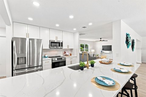 Villa ou maison à vendre à Nokomis, Floride: 3 chambres, 221.48 m2 № 2316846 - photo 16