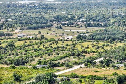 Купить земельный участок в Пунта-Горда, Флорида № 1167373 - фото 7