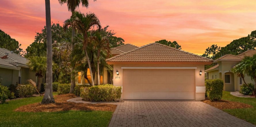 Casa en Jensen Beach, Florida 4 dormitorios, 176.42 m2 № 2173878