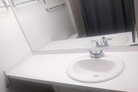 Copropriété à louer à Gainesville, Floride: 1 chambre, 109.35 m2 № 1361900 - photo 4