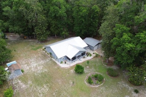 House in Fort White, Florida 3 bedrooms, 155.05 sq.m. № 1680418 - photo 27