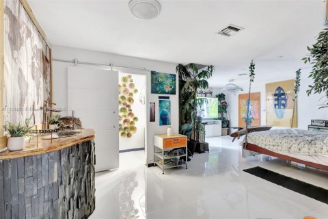 House in West Palm Beach, Florida 3 bedrooms, 269.42 sq.m. № 1875283 - photo 18