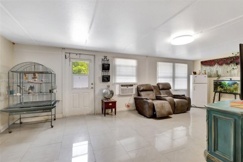 House in West Palm Beach, Florida 3 bedrooms, 269.42 sq.m. № 1875283 - photo 30