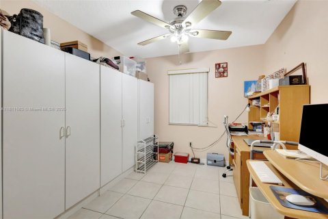 House in West Palm Beach, Florida 3 bedrooms, 269.42 sq.m. № 1875283 - photo 13