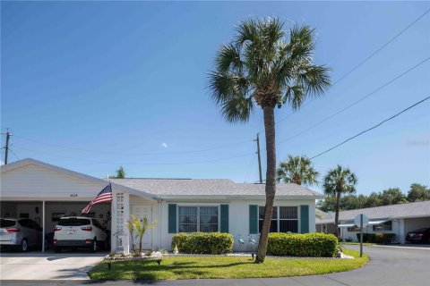 House in Bradenton, Florida 2 bedrooms, 107.86 sq.m. № 2220335