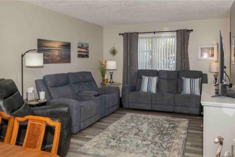 Casa en venta en Bradenton, Florida, 2 dormitorios, 107.86 m2 № 2220335 - foto 8