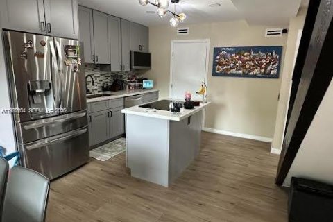 Touwnhouse à louer à Miami, Floride: 2 chambres, 129.13 m2 № 2026503 - photo 10