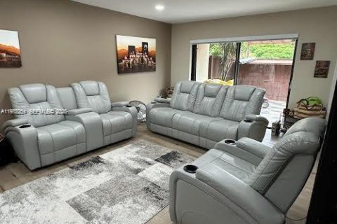 Touwnhouse à louer à Miami, Floride: 2 chambres, 129.13 m2 № 2026503 - photo 14