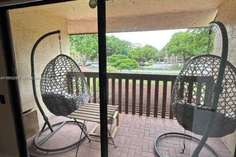 Touwnhouse à louer à Miami, Floride: 2 chambres, 129.13 m2 № 2026503 - photo 16