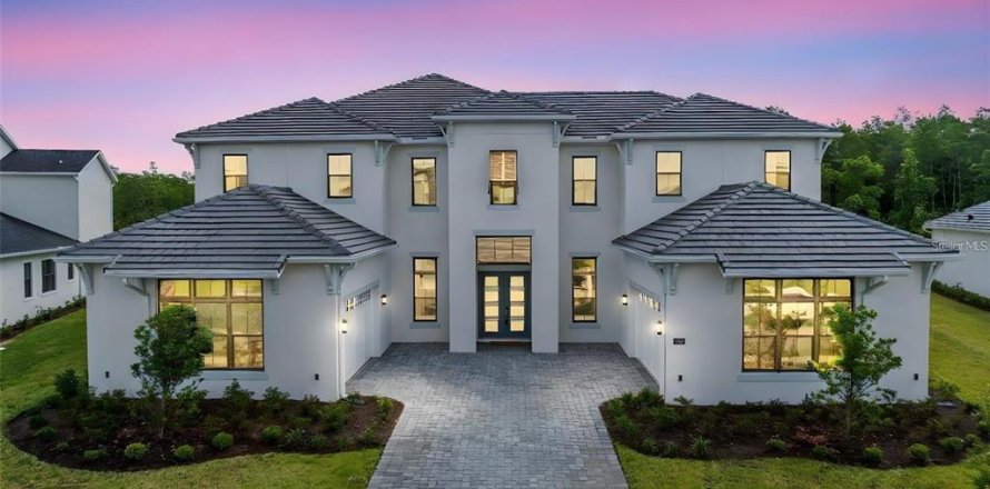 House in Orlando, Florida 6 bedrooms, 658.96 sq.m. № 2114617