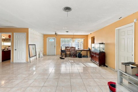 Casa en venta en West Palm Beach, Florida, 3 dormitorios, 125.6 m2 № 2366308 - foto 14