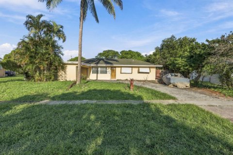 Casa en venta en West Palm Beach, Florida, 3 dormitorios, 125.6 m2 № 2366308 - foto 5