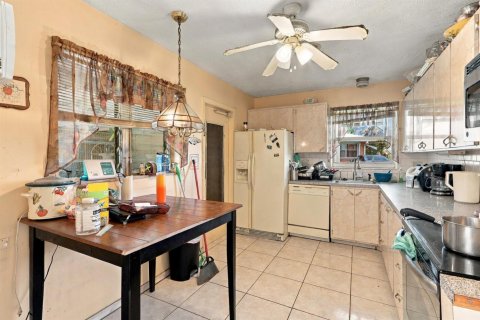 Casa en venta en West Palm Beach, Florida, 3 dormitorios, 125.6 m2 № 2366308 - foto 16
