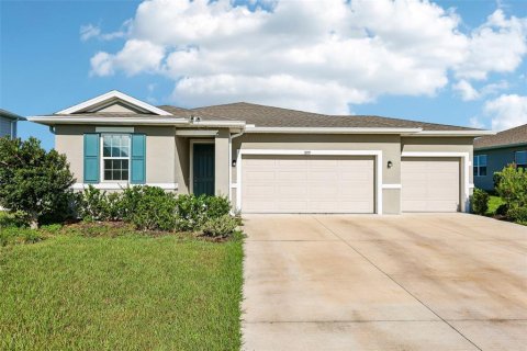 House in Leesburg, Florida 3 bedrooms, 160.26 sq.m. № 2232357