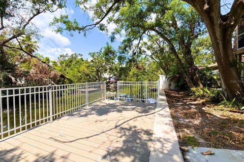 House in Tampa, Florida 3 bedrooms, 188.13 sq.m. № 1528440 - photo 29