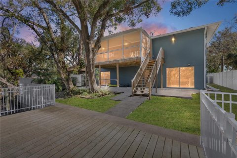 House in Tampa, Florida 3 bedrooms, 188.13 sq.m. № 1528440 - photo 10