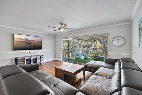 House in Tampa, Florida 3 bedrooms, 188.13 sq.m. № 1528440 - photo 7
