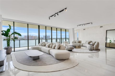 Copropriété à vendre à Aventura, Floride: 4 chambres, 317.26 m2 № 2031622 - photo 1