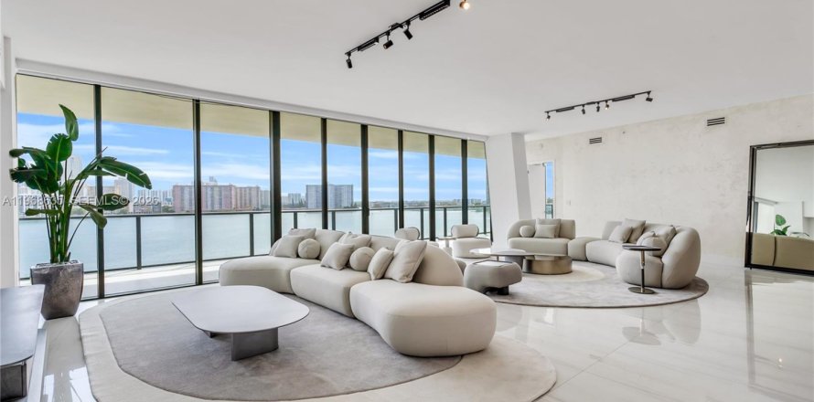 Condo à Aventura, Floride, 4 chambres  № 2031622