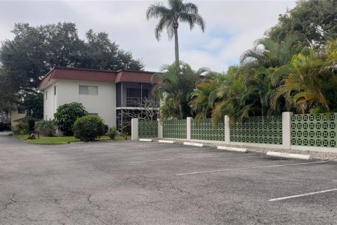 Condominio en alquiler en Sarasota, Florida, 2 dormitorios, 90.77 m2 № 1736912 - foto 4