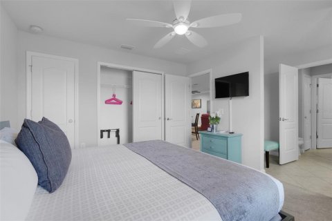 Casa en venta en Kissimmee, Florida, 8 dormitorios, 375.42 m2 № 1913669 - foto 23