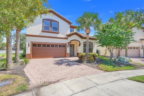 Casa en venta en Kissimmee, Florida, 8 dormitorios, 375.42 m2 № 1913669 - foto 2