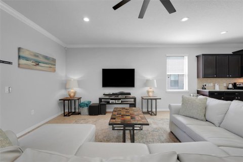 Casa en venta en Kissimmee, Florida, 8 dormitorios, 375.42 m2 № 1913669 - foto 7