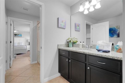 Casa en venta en Kissimmee, Florida, 8 dormitorios, 375.42 m2 № 1913669 - foto 25