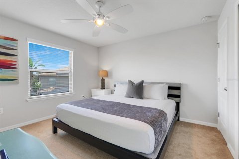 Casa en venta en Kissimmee, Florida, 8 dormitorios, 375.42 m2 № 1913669 - foto 24