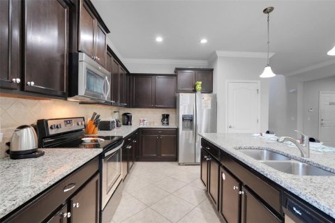 Casa en venta en Kissimmee, Florida, 8 dormitorios, 375.42 m2 № 1913669 - foto 12