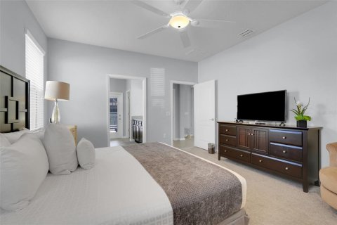 Casa en venta en Kissimmee, Florida, 8 dormitorios, 375.42 m2 № 1913669 - foto 19