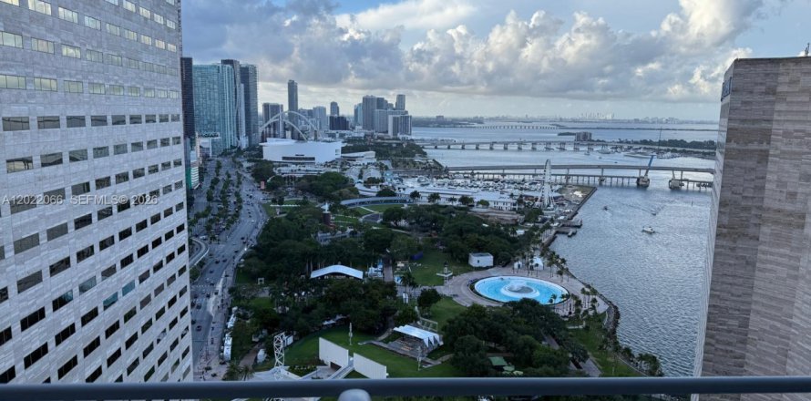 Studio à Condo à Miami, Floride № 2240122