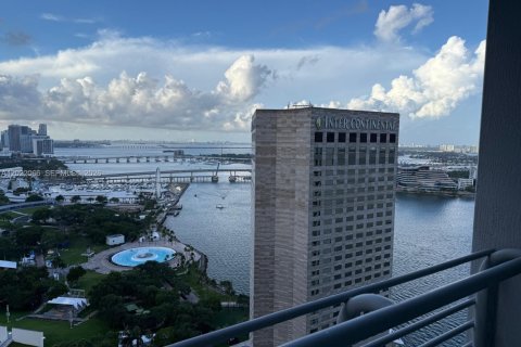 Copropriété à louer à Miami, Floride: 47.1 m2 № 2240122 - photo 2