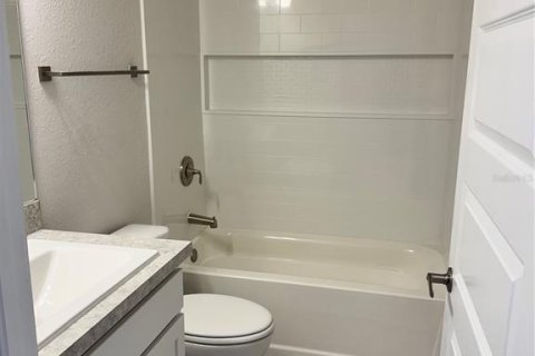 House in Venice, Florida 3 bedrooms, 196.67 sq.m. № 1442165 - photo 3