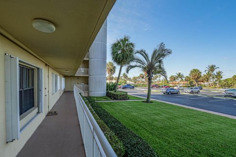 Condo in Hutchinson Island South, Florida, 2 bedrooms  № 2183992 - photo 2