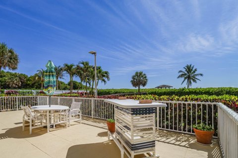 Condo in Hutchinson Island South, Florida, 2 bedrooms  № 2183992 - photo 25