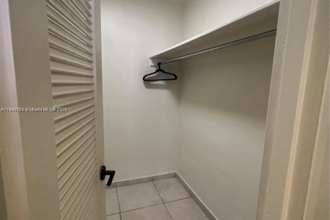 Copropriété à louer à Miami Beach, Floride: 2 chambres, 95.69 m2 № 1947537 - photo 20