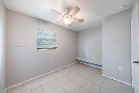 Casa en venta en Miramar, Florida, 3 dormitorios, 136.38 m2 № 1945961 - foto 25