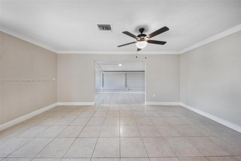 Casa en venta en Miramar, Florida, 3 dormitorios, 136.38 m2 № 1945961 - foto 7