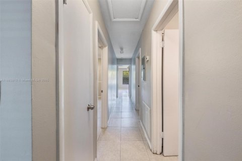Casa en venta en Miramar, Florida, 3 dormitorios, 136.38 m2 № 1945961 - foto 18