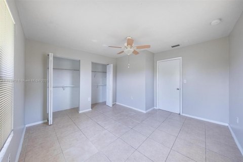 Casa en venta en Miramar, Florida, 3 dormitorios, 136.38 m2 № 1945961 - foto 27