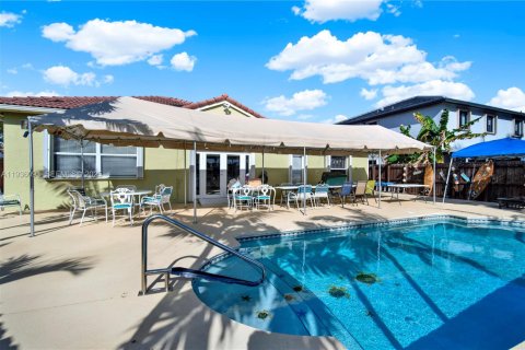 Villa ou maison à vendre à Cutler Bay, Floride: 3 chambres, 188.78 m2 № 1994296 - photo 21