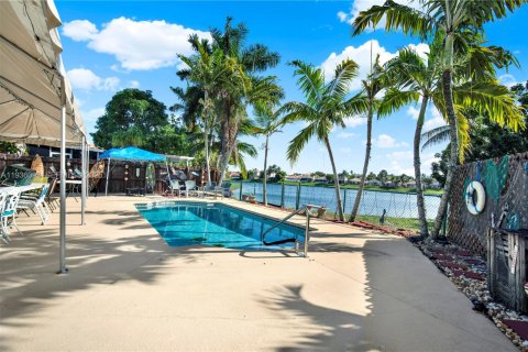 Villa ou maison à vendre à Cutler Bay, Floride: 3 chambres, 188.78 m2 № 1994296 - photo 19