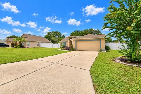 Villa ou maison à vendre à Lakeland, Floride: 4 chambres, 151.99 m2 № 2408344 - photo 4